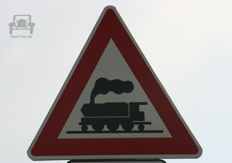 Gefahrenschild Bahnuebergang - Slowakei 