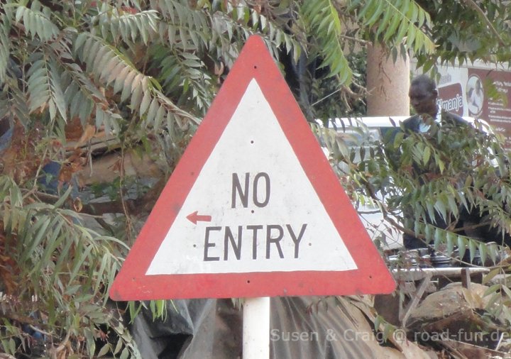 Gefahrenschild Malawi - No entry