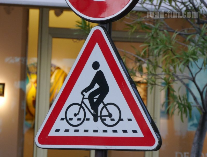 Gefahrenschild Monaco - Radfahrer