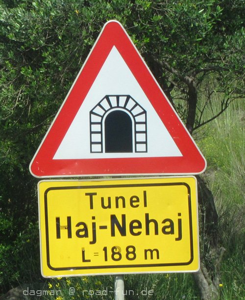 Gefahrenschild Montenegro - Tunnel (3)