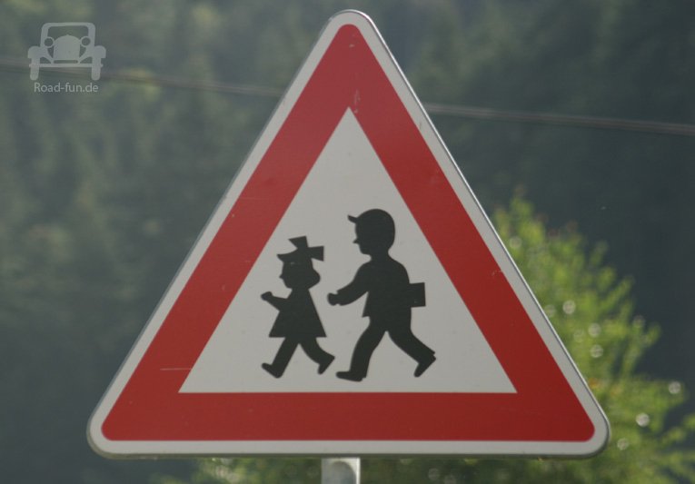 Gefahrenschild Schulkinder - Slowakei 