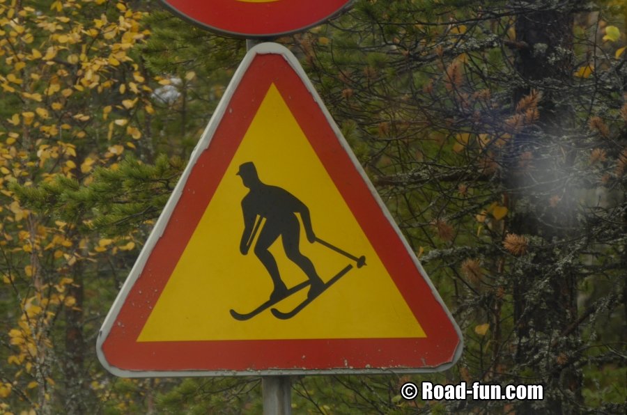 Gefahrenschild Schweden - Skifahrer