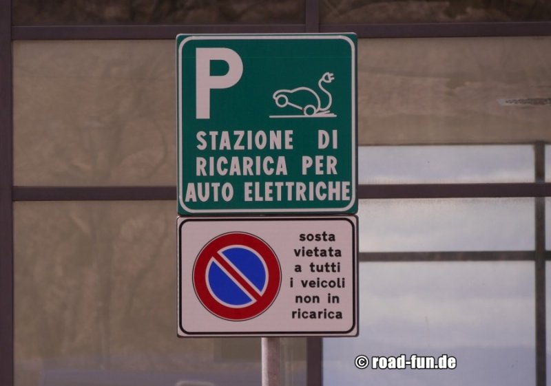 Hinweisschild San Marino - Parkgebühren (2)
