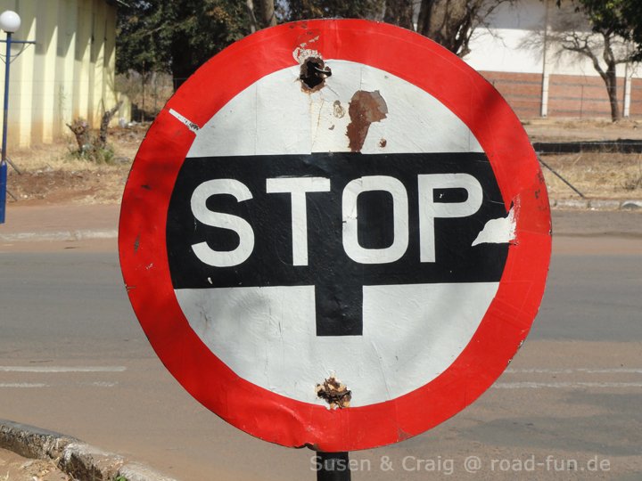Stoppschild Simbawe (1)