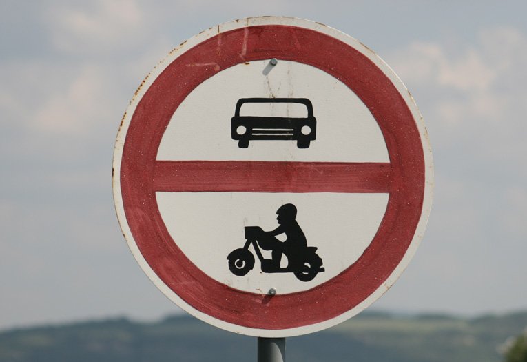 Verbotsschild Durchfahrt -Slowakei 