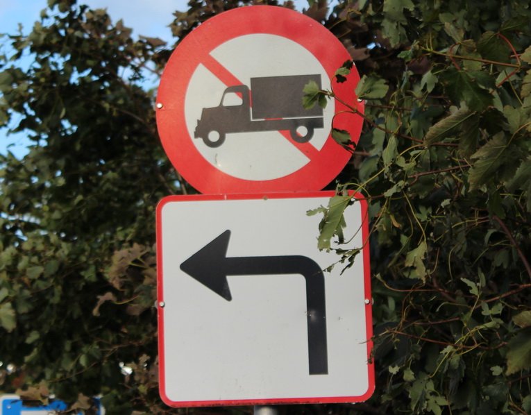 Durchfahrt verboten für LKW - Faeroer Inseln