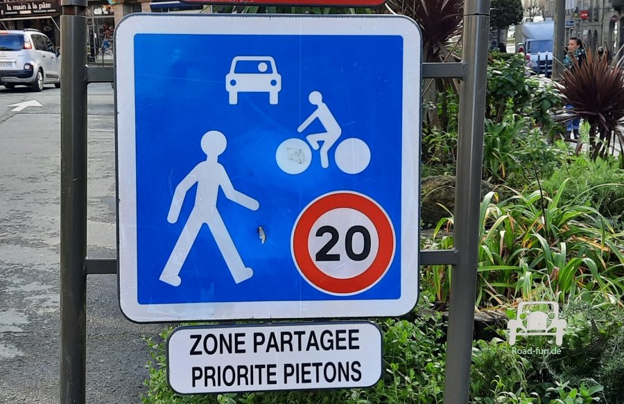 Verkehrsschild Hinweis Verkehrsberuhigung Frankreich