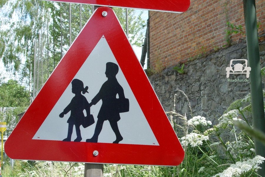 Verkehrsschild Strasse Gefahr Schule - Belgien 