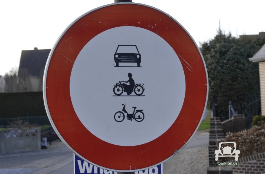 Verkehrsschild Verbot Durchfahrt Anlieger - Belgien 