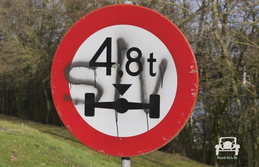 Verkehrsschild Verbot Durchfahrt Gewicht - Niederlande