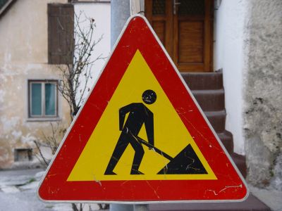 Gefahrenschild Baustelle - Slowenien