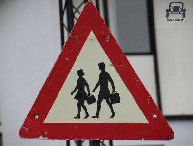 Gefahrenschild Faeroer Inseln - Kinder Schule