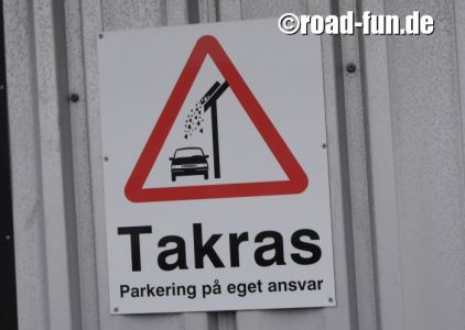 Gefahrenschild Norwegen - Achtung Dachlawinen parken auf eigene Gefahr