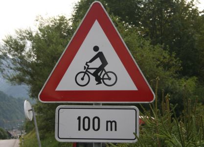 Gefahrenschild Radfahrer - Slowenien