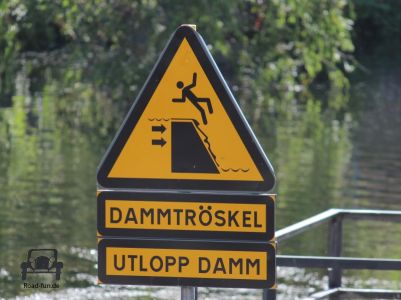 Gefahrenschild Schweden - Damm