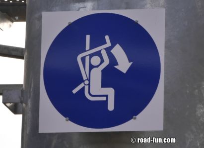 Hinweis Schild Schweden - Anleitung zur Skiliftbenutzung