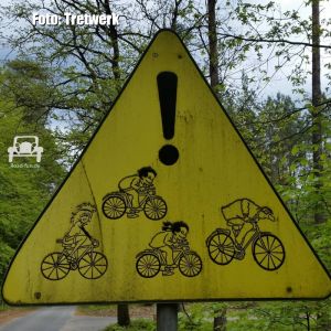Gefahrenschild Deutschland - viele Radfahrer!