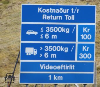 Hinweisschild Faeroer Inseln - Tunnelgebühren