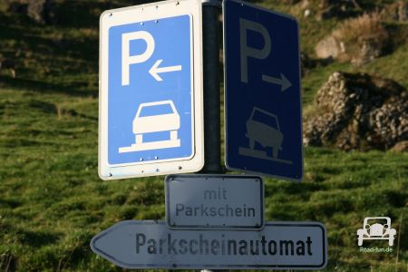 Hinweisschild Parken - Deutschland