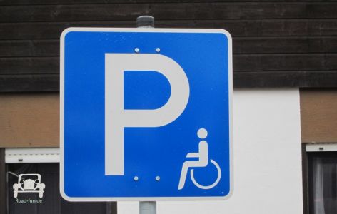 Hinweisschild Parken Behinderung - Deutschland 