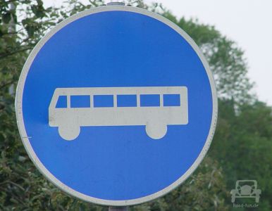 Hinweisschild Schweden - Busstrasse