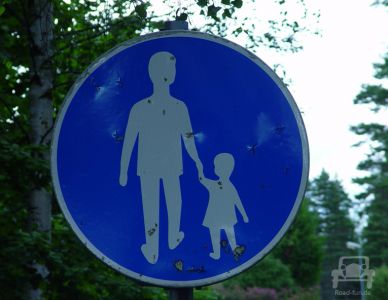 Hinweisschild Schweden - Fußgängerweg