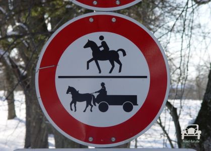 Verbotsschild Reiter Pferdegespann - Deutschland