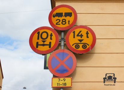 Verbotsschild Schweden - Eingeschrängkter LKW Verkehr