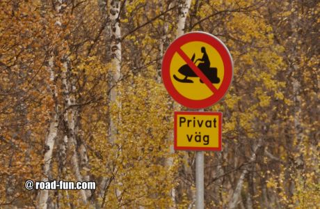 Verbotsschild Schweden - Keien Durchfahrt für Skooter