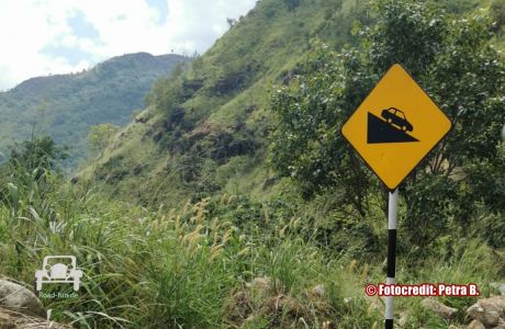 Verkehrsschild Gefahr Gefaelle Sri Lanka