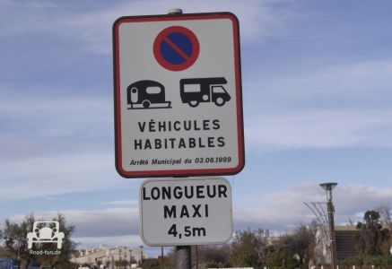 Parkverbot Wohnwagen und Caravan - Frankreich