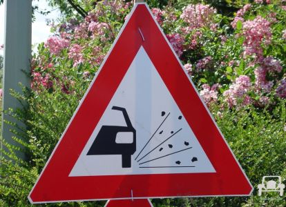 Verkehrsschild Strasse Gefahr Split - Niederlande