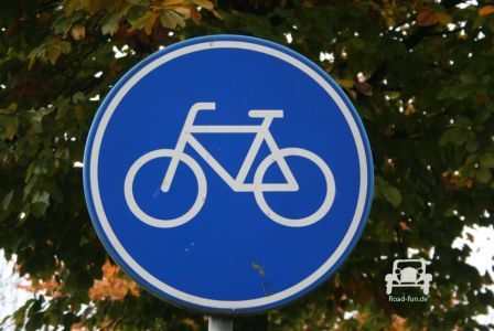 Verkehrsschild Strasse Hinweis Radweg - Niederlande 