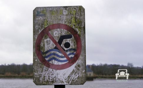 Verkehrsschild Verbot Badeverbot Frankreich