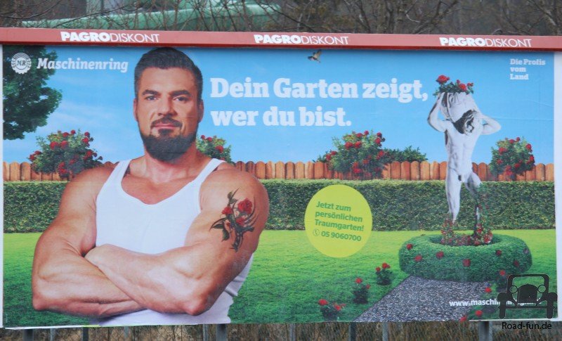 Tiroler Gartenzwerg mit Muskeln