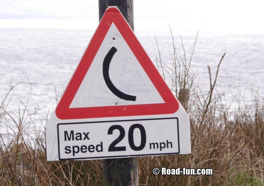 Gefahrenschild Isle Of Kintyre - Max Speed 20 (übermalt)