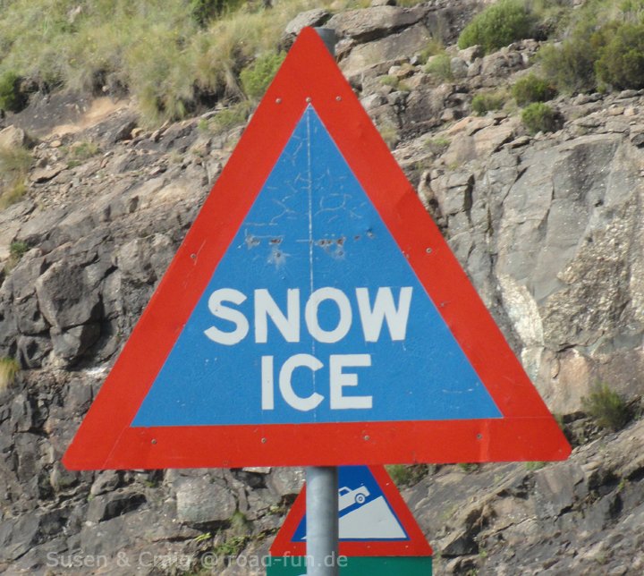 Gefahrenschild Lesotho - Schnee Eisglätte (2)