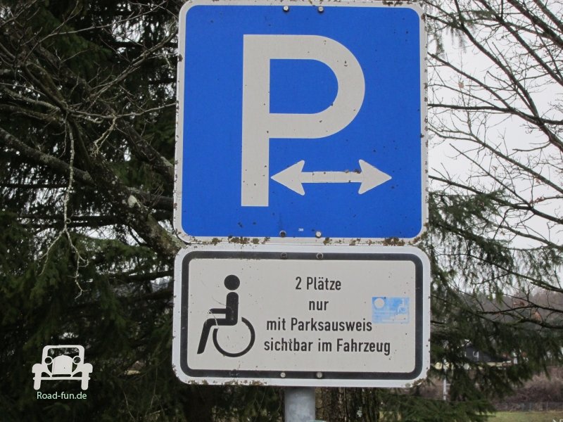 Hinweisschild Parken Behinderung - Deutschland
