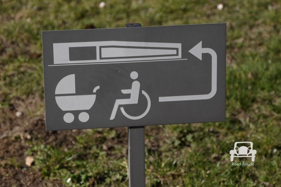 Hinweisschild Rollstuhlzugang - Deutschland