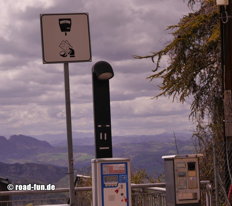 Hinweisschild San Marino - Parkgebühren (3)