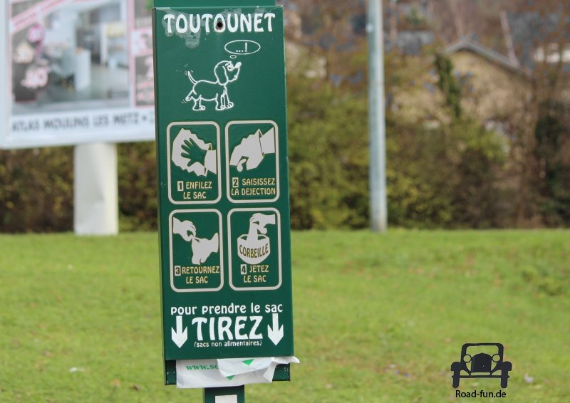 Verkehrsschild Hund Kot Frankreich (2)