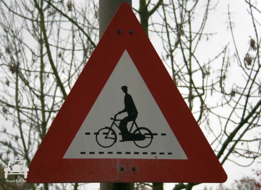 Verkehrsschild Strasse Gefahr Radfahrer Niederlande