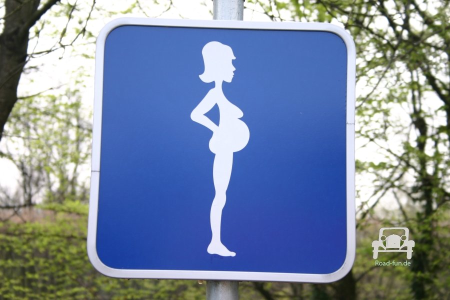 Verkehrsschild Strasse Hinweis Parken Schwangere - Belgien