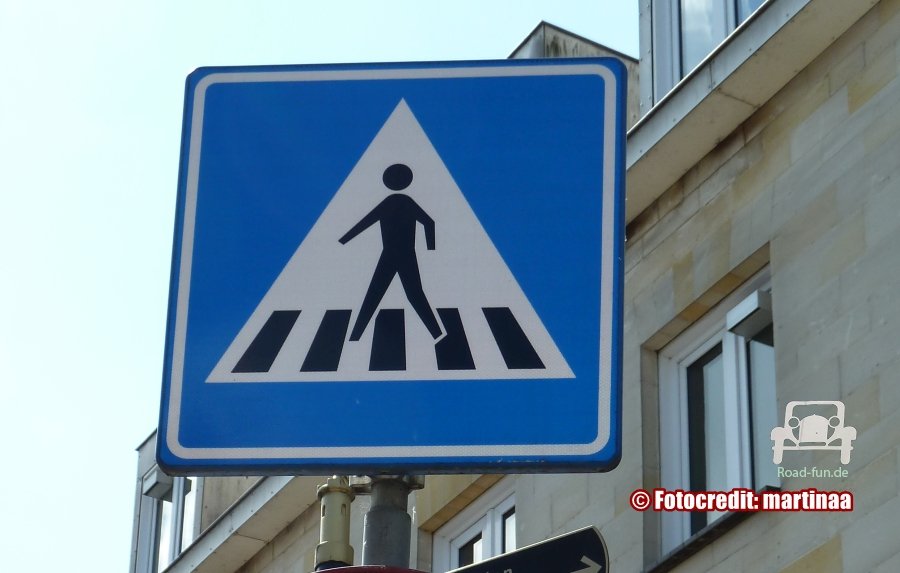 Verkehrsschild Strasse Hinweis Zebrastreifen - Niederlande 