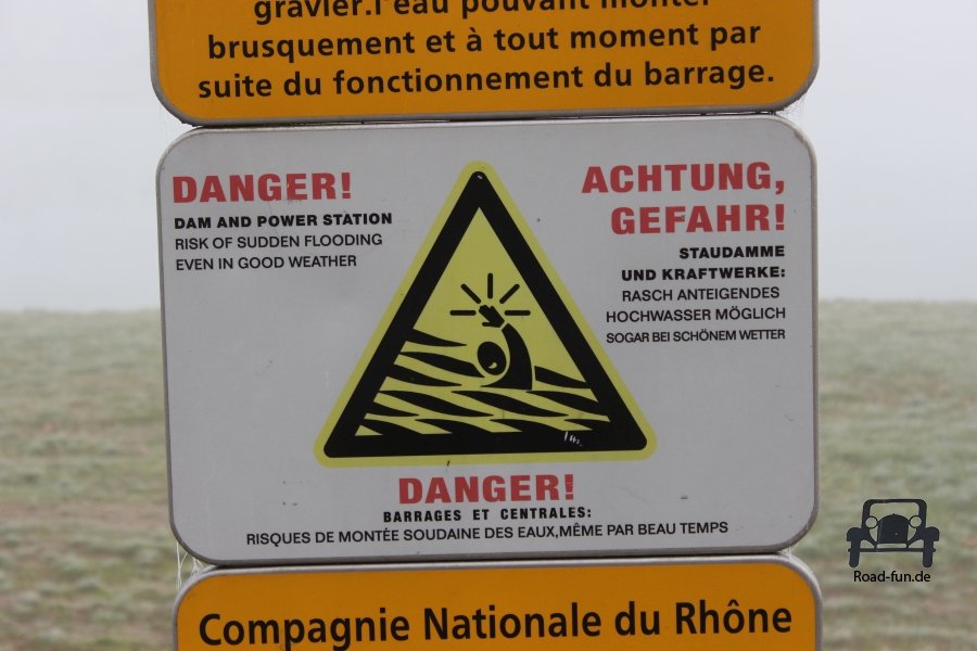 Verkehrsschild Wasser Gefahr - Frankreich