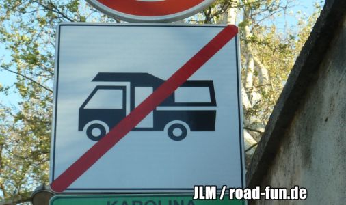 Verbotsschild Kroatien - Camping Verbot