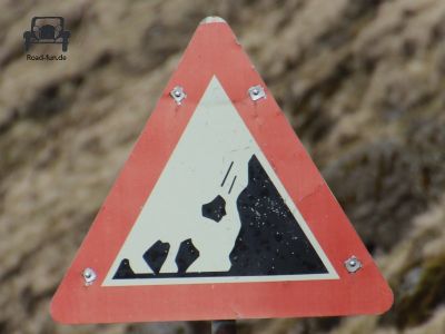 Gefahrenschild Faeroer Inseln - Steinschlag (2)