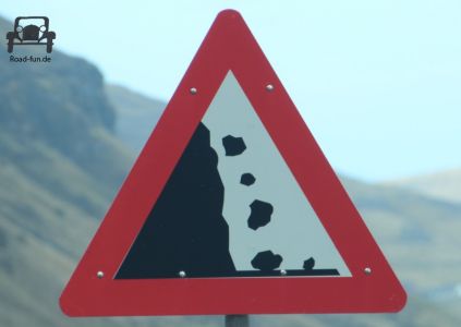 Gefahrenschild Faeroer Inseln - Steinschlag (4)