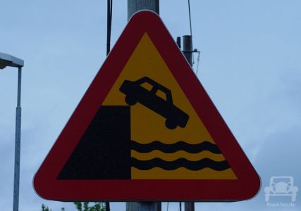 Gefahrenschild Schweden - Uferkante