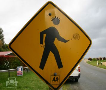 Gefahrenschild In Neuseeland (9)